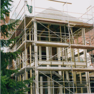 Errichtung eines Treppenhausanbaus